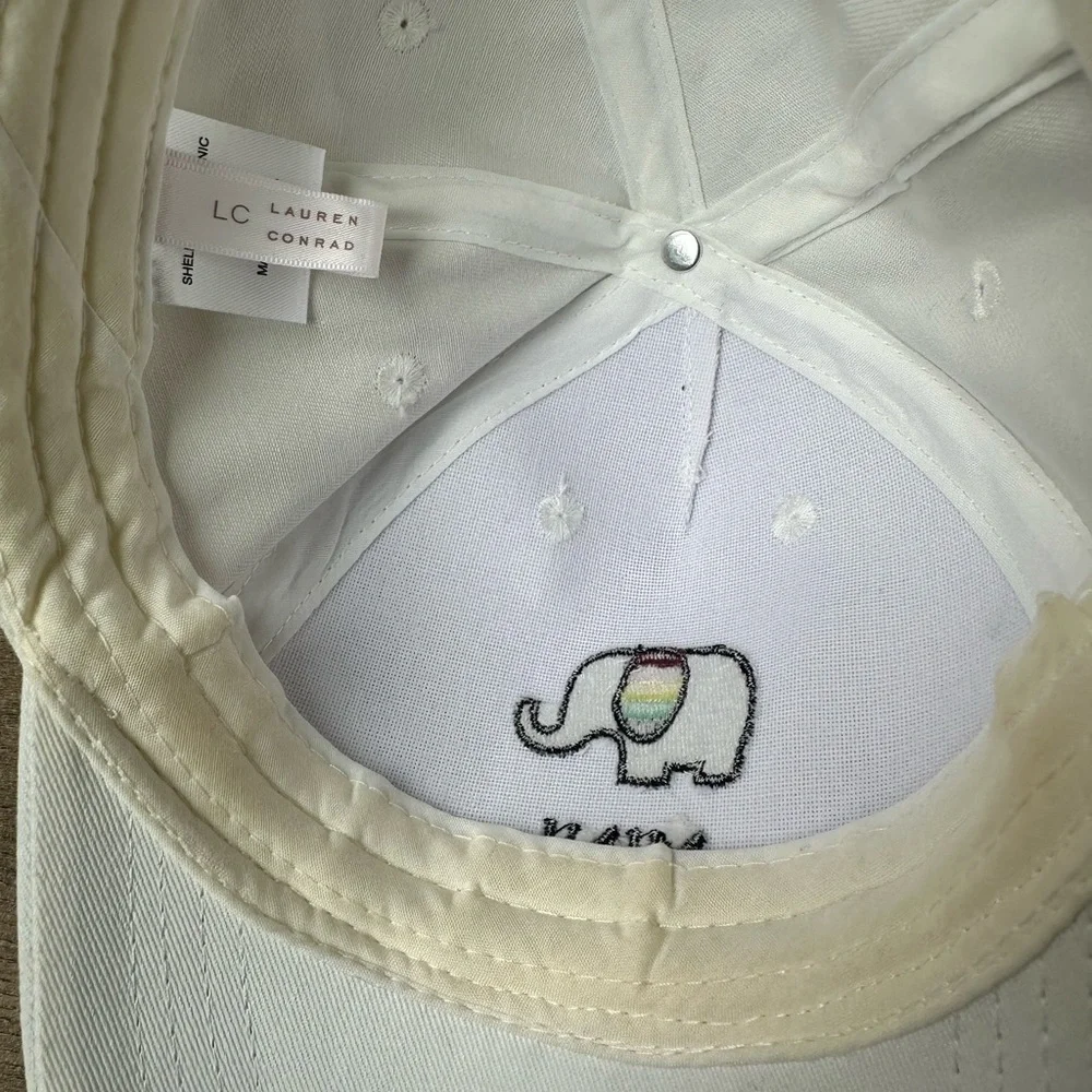 SOLD‼️‼️LC Lauren Conrad White and Gray Elephant Hat One size - Picture 4 of 6